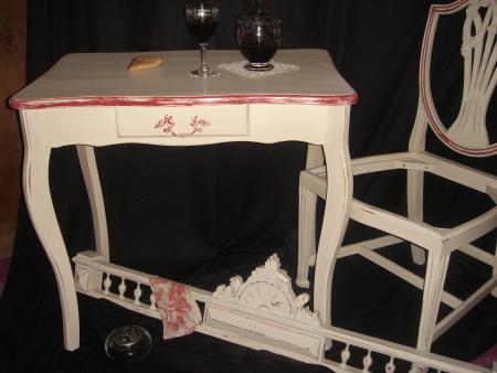 Un ton  imitant le fond du tissu .