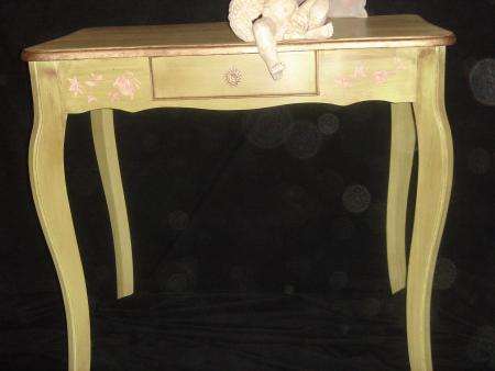 Un ton acidul� pour cette table console...