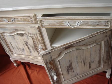 Une vue qui montre l'int�rieur peint 