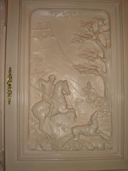 Un  gla�is ( tr�s discret) fait ressortir ces sculptures