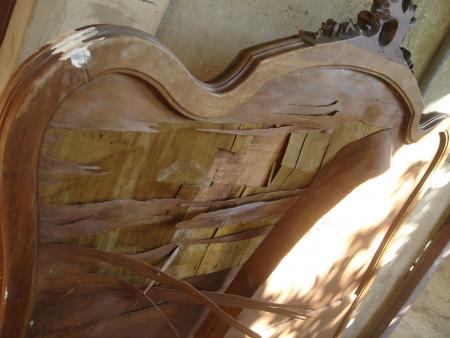 Certaines personnes  nous apportent des meubles qui ont bien v�cus